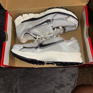 Women’s Nike Zoom Vomero 5